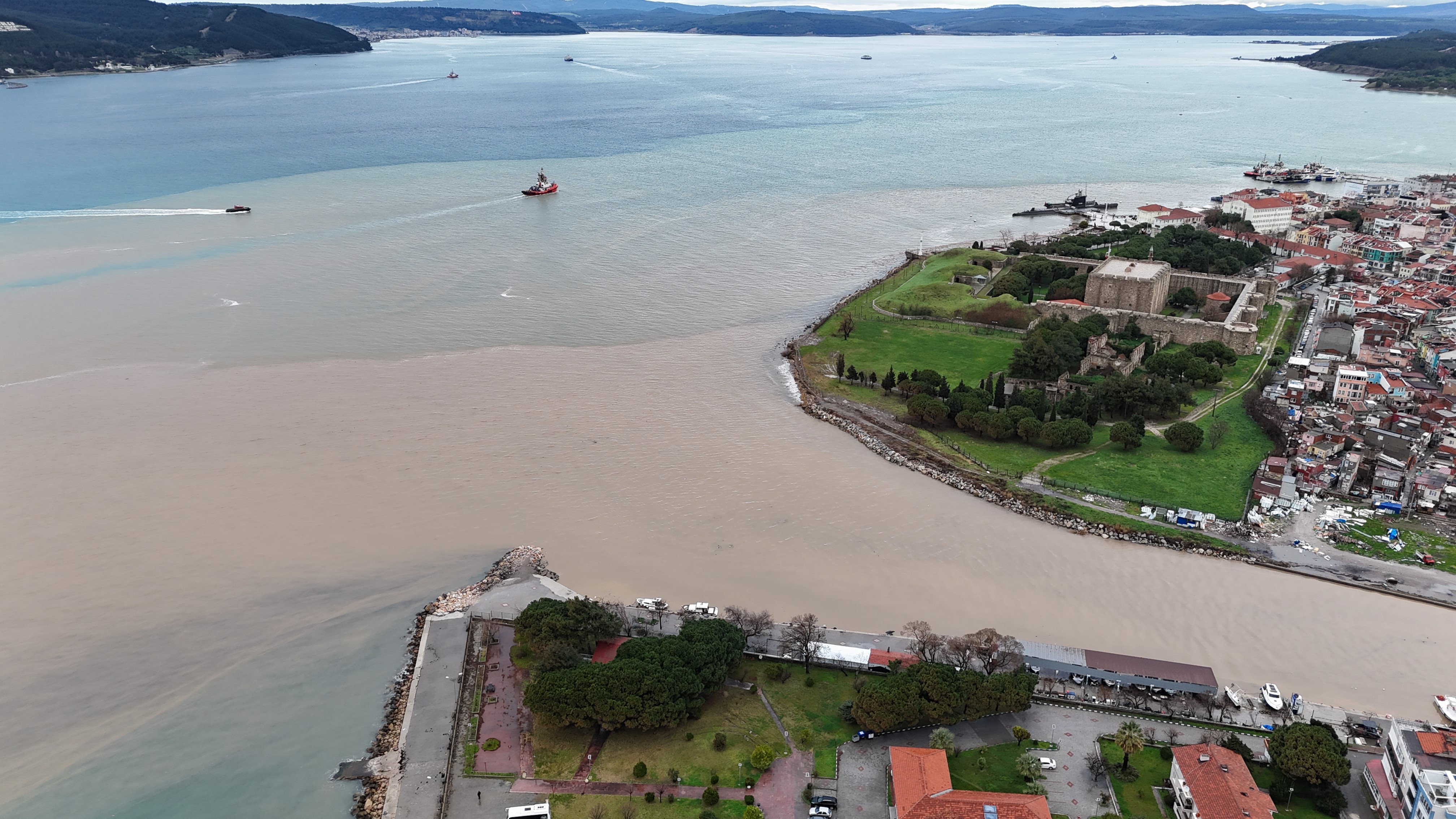 Çanakkale Boğazı'nın Rengi Değişti (2)