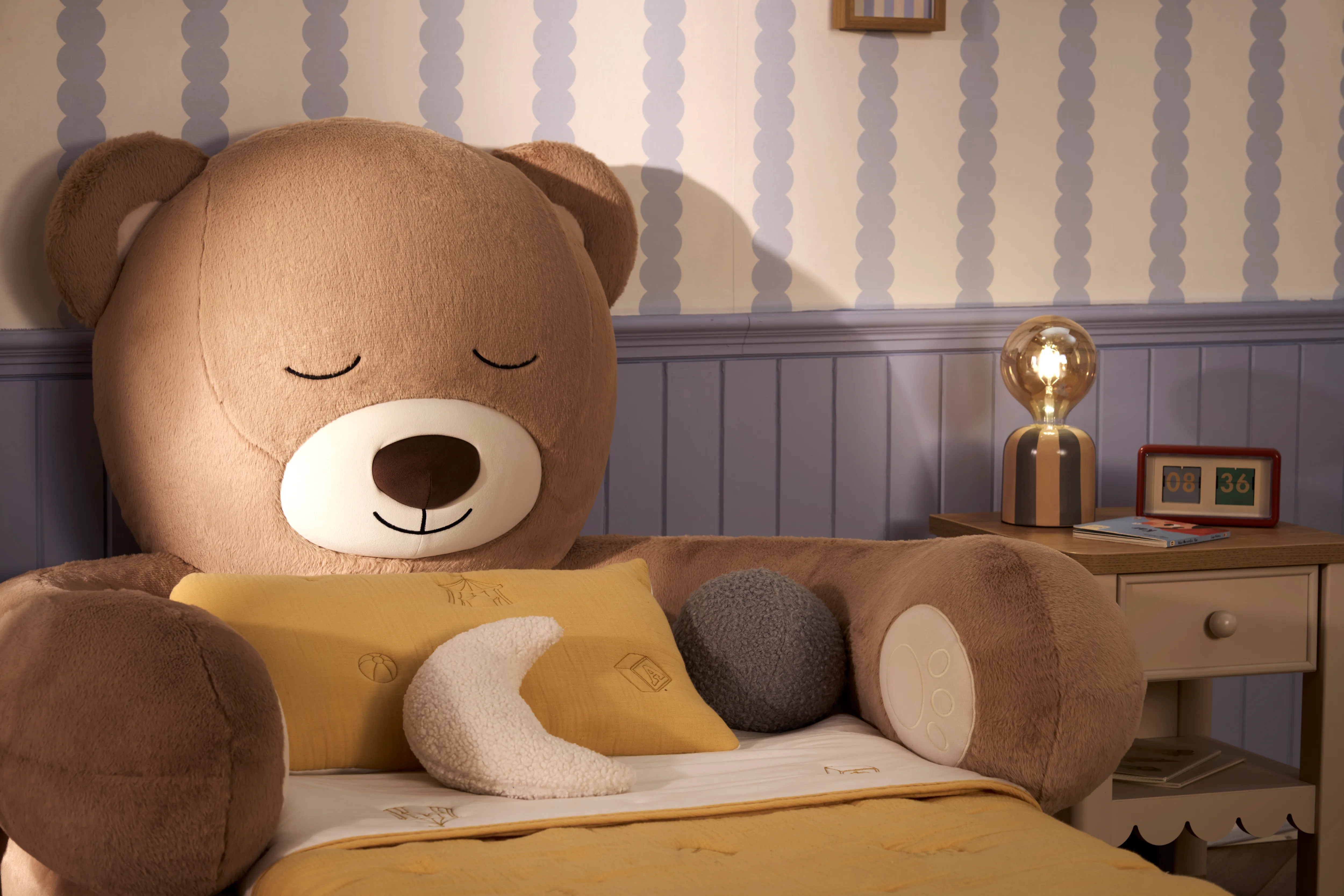 Çilek’ten Kendi Yatağına Geçiş Sürecini Destekleyen Yeni Uyku Arkadaşı Teddy Ayıcık Karyola (1)