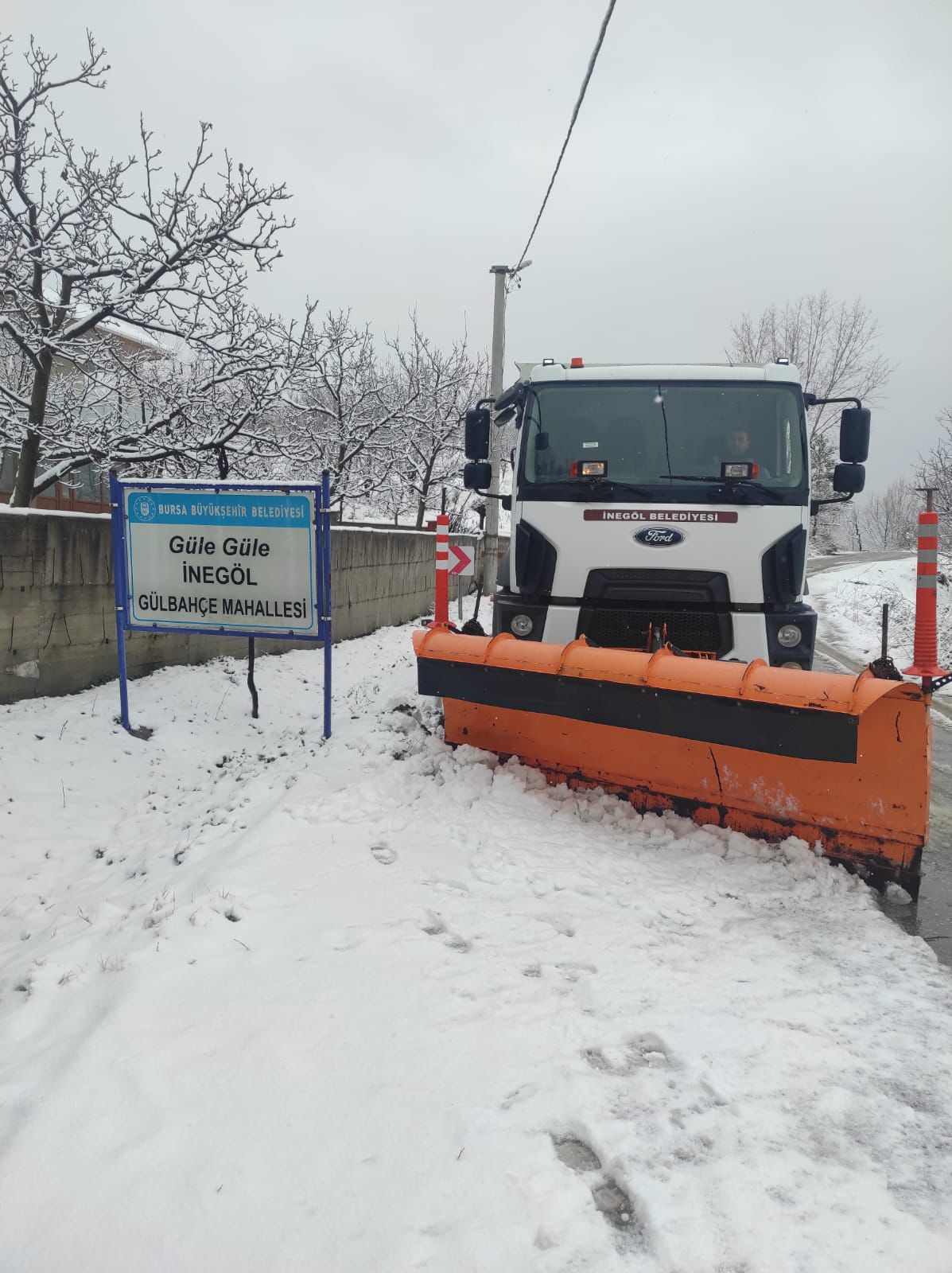 İnegöl Belediyesi Karla Mücadele Çalışmalarını Aralıksız Sürdürüyor! (1)