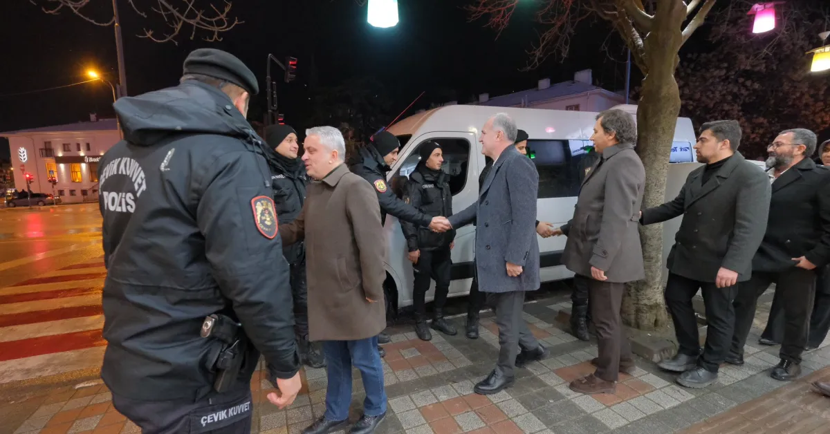 İnegöl Protokolünden Yılbaşı Gecesi Görev Başındaki Personele Ziyaret (3)
