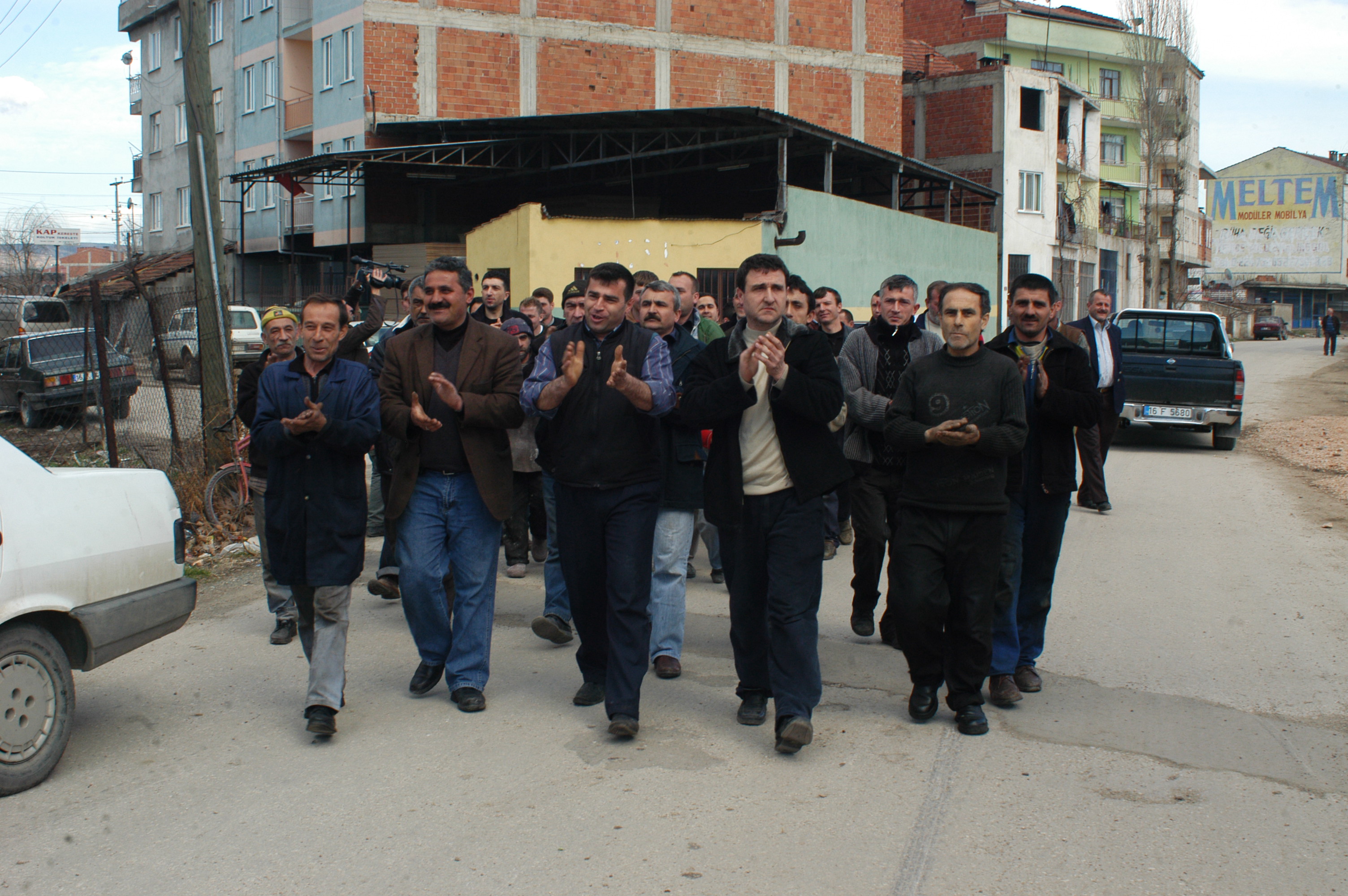 İnegöl’de Esnaftan Belediye Meclisi Kararına Sert Tepki Arşiv Haber 2008 Gençgazete (1)