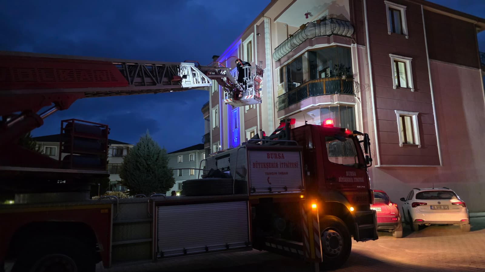 İnegöl’de Hırsızlık Şüphesi! Gerçek İtfaiyenin Girişiyle Ortaya Çıktı