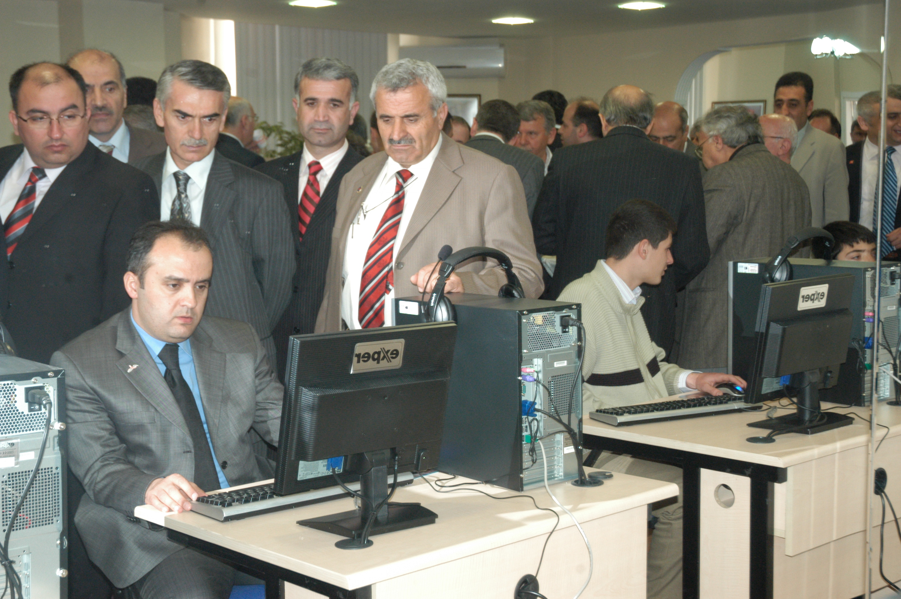 İnegöl’de İnternet Kafelere Örnek Proje; Bilgi Ve Kültür Evi 2008 Arşiv Gençgazete (2)