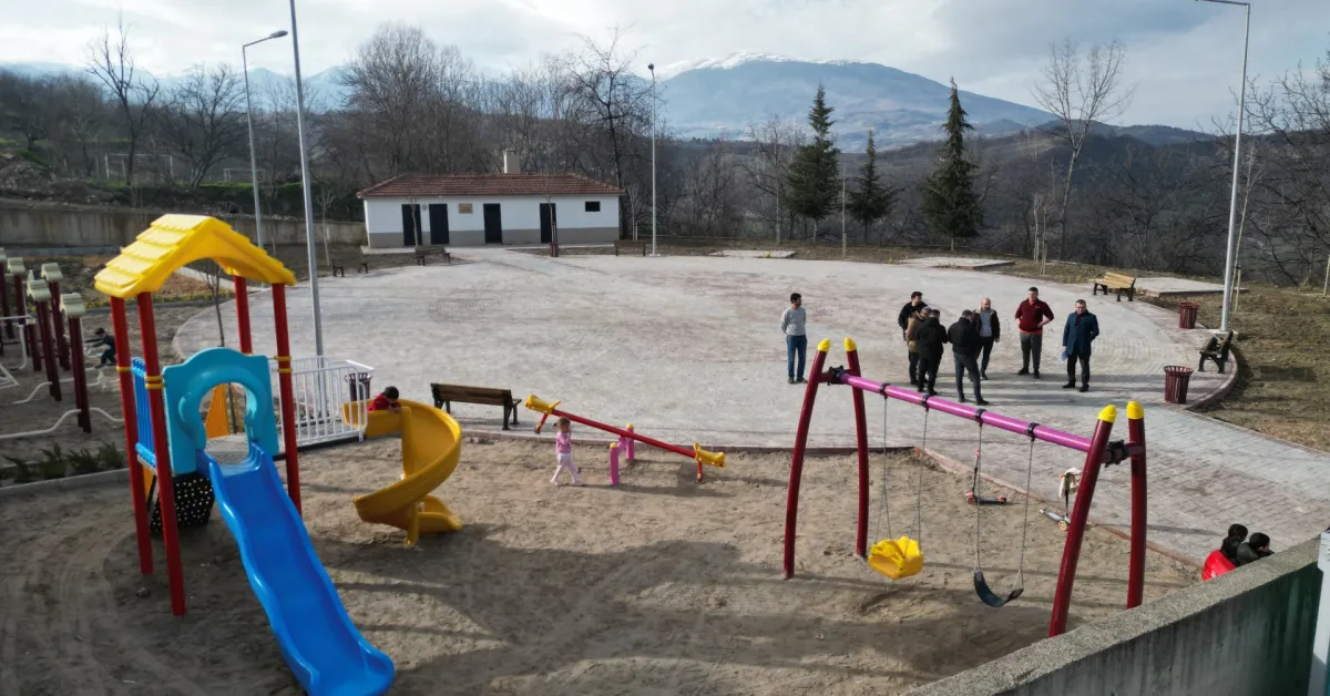 İnegöl'de Kırsal Kalkınma Hamlesi Sarıpınar Mahallesi Yeni Meydanına Kavuştu (2)