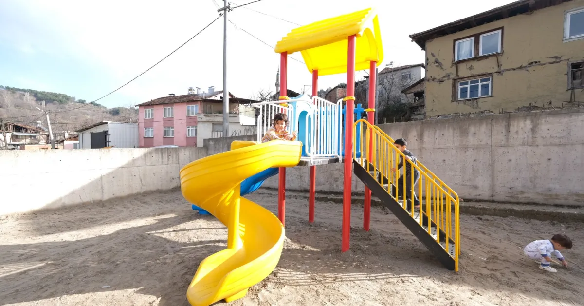 İnegöl'de Kırsal Kalkınma Hamlesi Sarıpınar Mahallesi Yeni Meydanına Kavuştu (7)