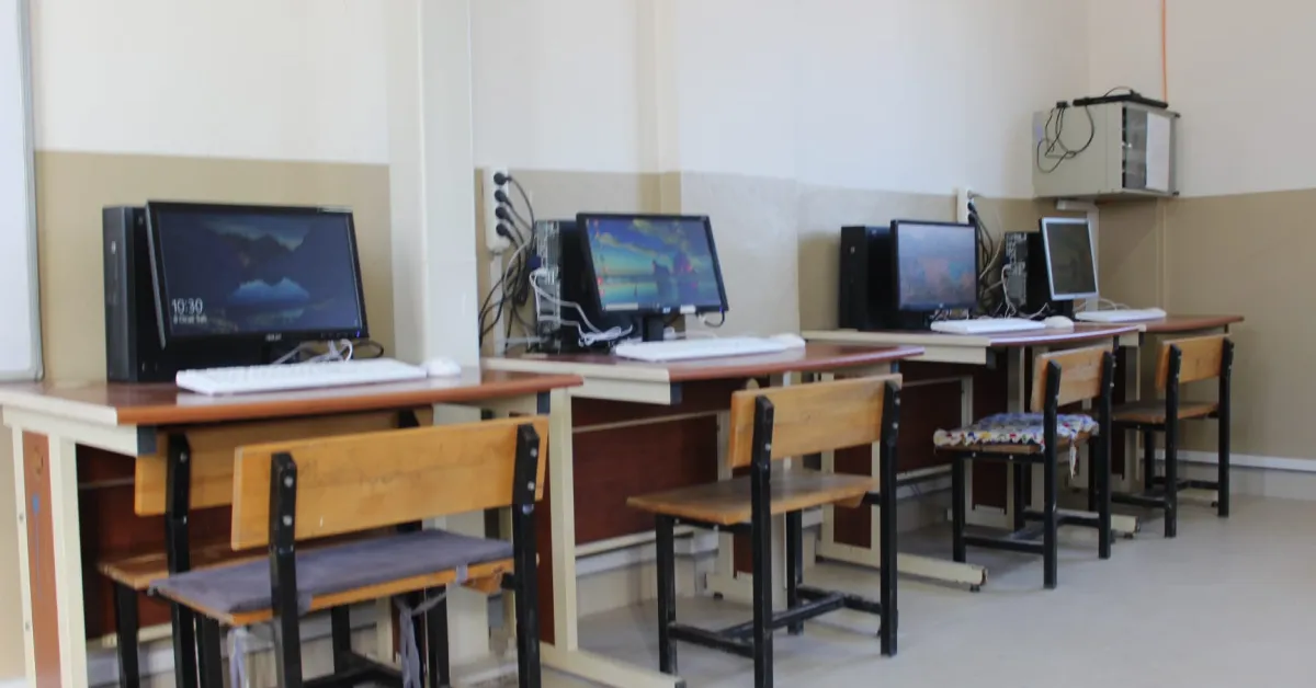 İnegöl'de Köy Okuluna Teknoloji Desteği Şipali İlkokulu Bilişim Sınıfına Kavuştu (6)