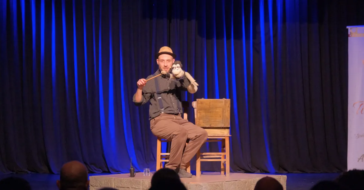 İnegöl'de Sahnede Festival Var Tiyatro Coşkusu Doruğa Çıktı (1)