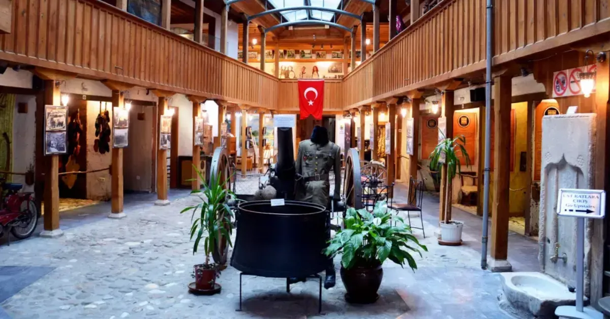 İnegöl’de Tarihi Buluşma “Zarafetin Mirası” Sergisi Açılıyor (3)