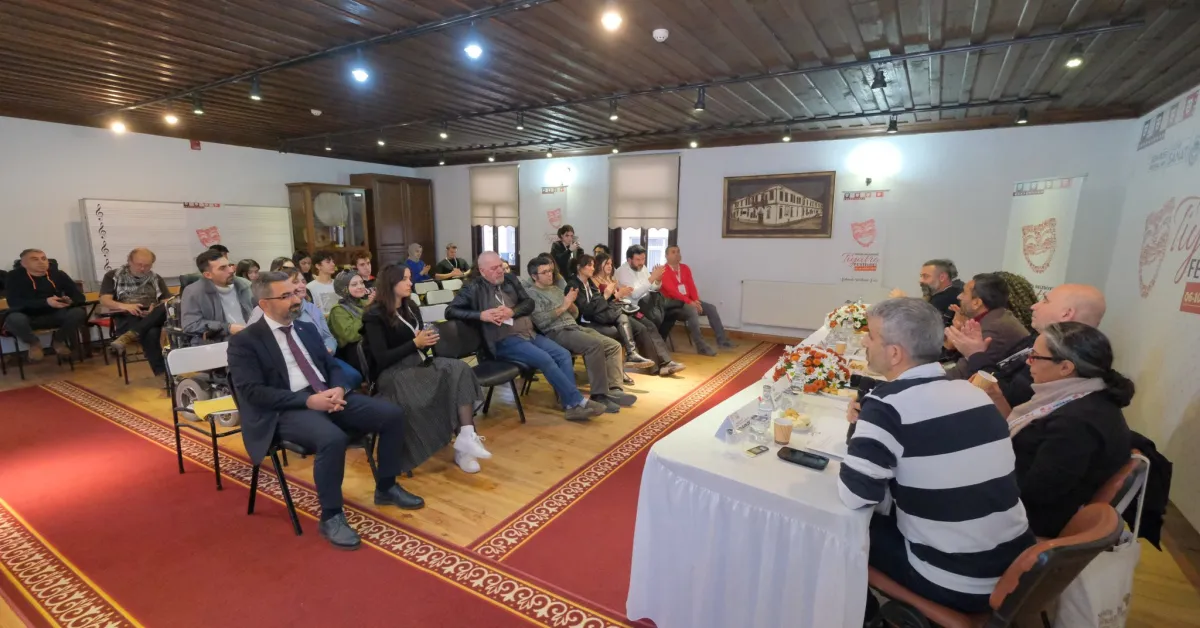 İnegöl'de Tiyatronun Geleceği Konuşuldu Sanatın Rotası Çizildi (4)