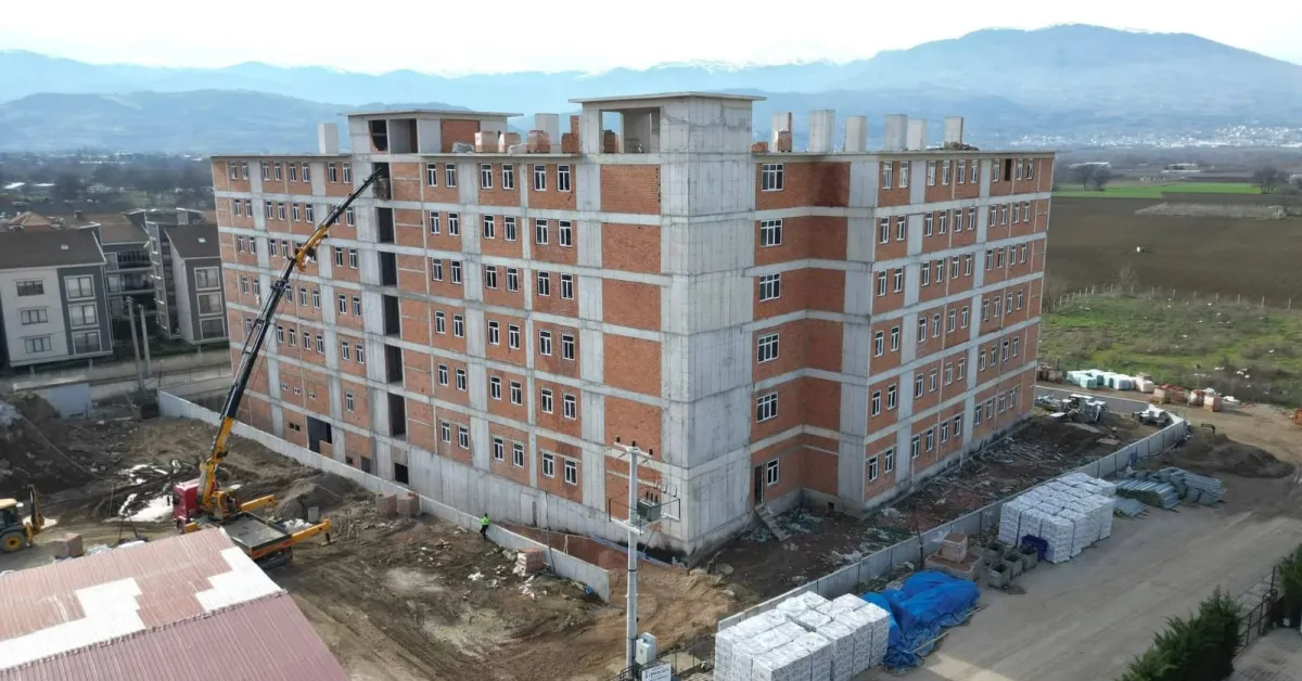 İnegöl'de Yapımı Süren Erkek Öğrenci Yurdunda Sona Gelindi (2)