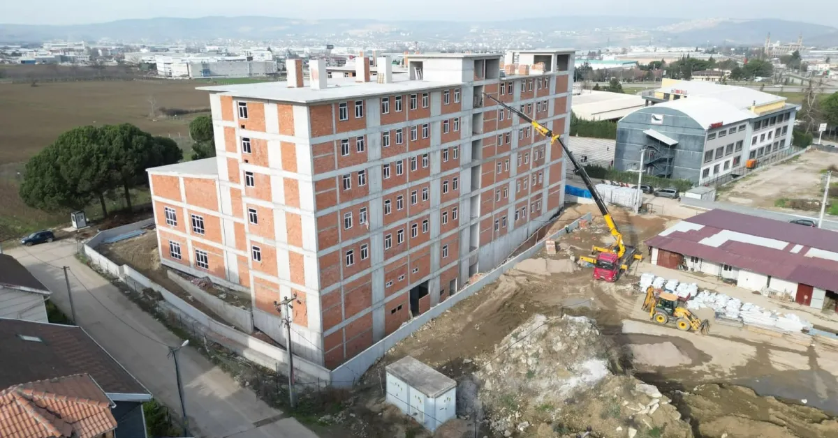 İnegöl'de Yapımı Süren Erkek Öğrenci Yurdunda Sona Gelindi (4)