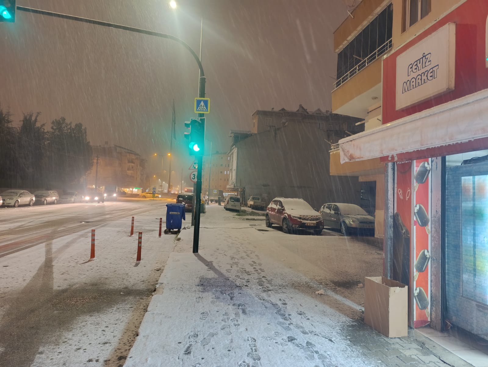 İnegöl'e Kar Yağıyor! Kar Yağışı Devam Edecek Mi (2)