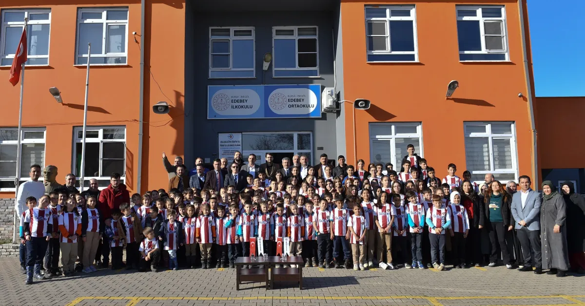 İnegölspor Ve Sultan Su’dan Eğitime Sosyal Sorumluluk Desteği (1)