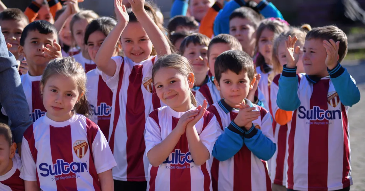 İnegölspor Ve Sultan Su’dan Eğitime Sosyal Sorumluluk Desteği (3)