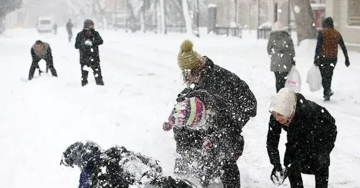 İstanbul'da Yarın Okullar Tatil Mi 2 Ocak Cuma İstanbul'da Okullar Tatil Mi İşte Eğitime Ara Verilen Iller (1)