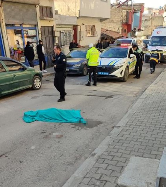 Kahramanmaraş'ta 6 Yaşındaki Çocuk Kamyonetin Altında Can Verdi (2)