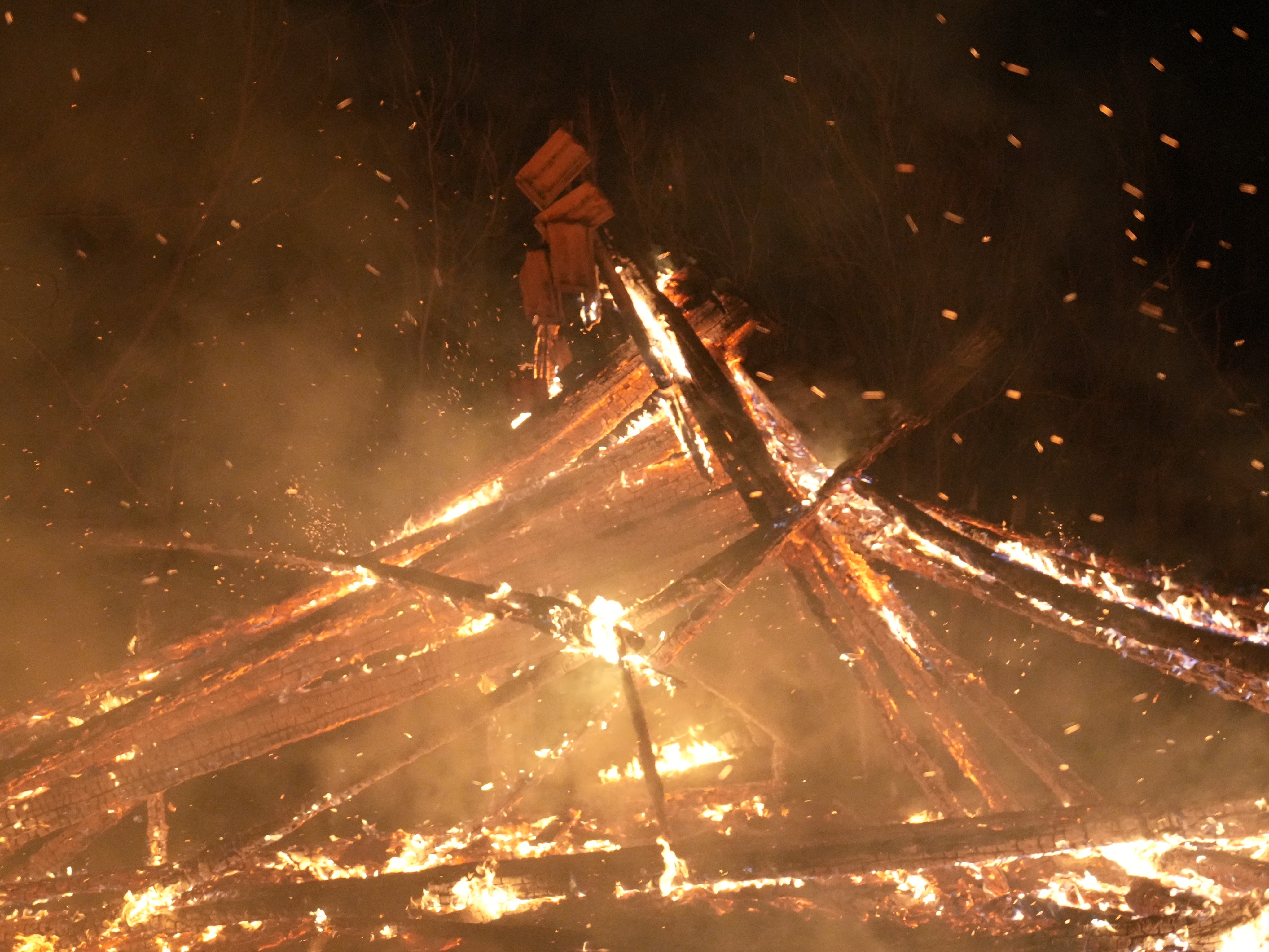Kastamonu’da Çıkan Yangında 3 Ev Zarar Gördü, 2 Samanlık Yandı (3)