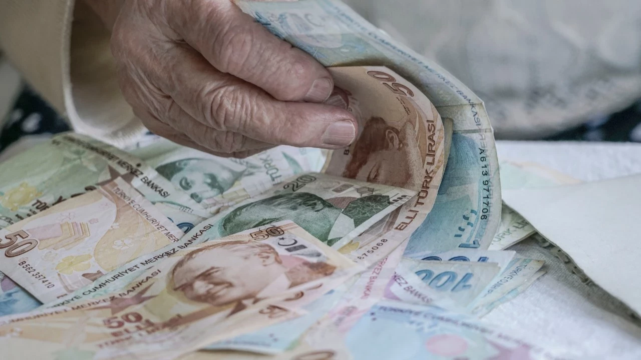 Milyonlarca Emeklinin Beklediği Gelişme! Meclis'te Kabul Edildi (2)