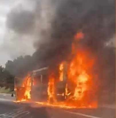 Osmaniye'de Tarım Işçilerini Taşıyan Minibüs Yandı (2)