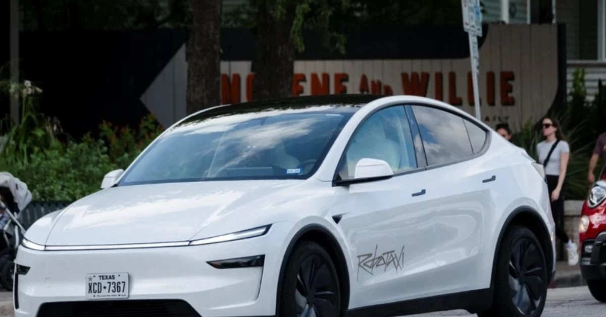 Otonom Sürüşte Tarihi Adım! Tesla Direksiyon Başına Kimseyi Oturtmadan Ücretli Robotaksi Seferlerini Başlattı4 Gencgazete