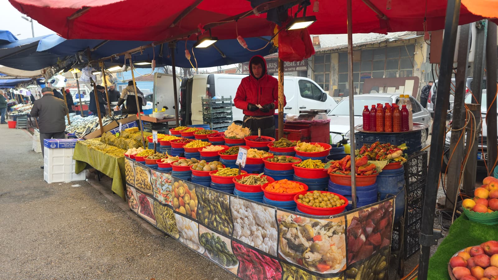 Pazarlarda Kimse Yok! Soğuklar İnegöllü Vatandaşları Eve Kapattı (2)