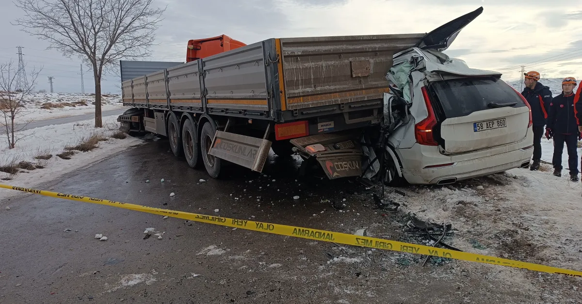 Sivas'ta Buzlanma Kazaya Neden Oldu! Ünlü İş Adamı Hayatını Kaybetti