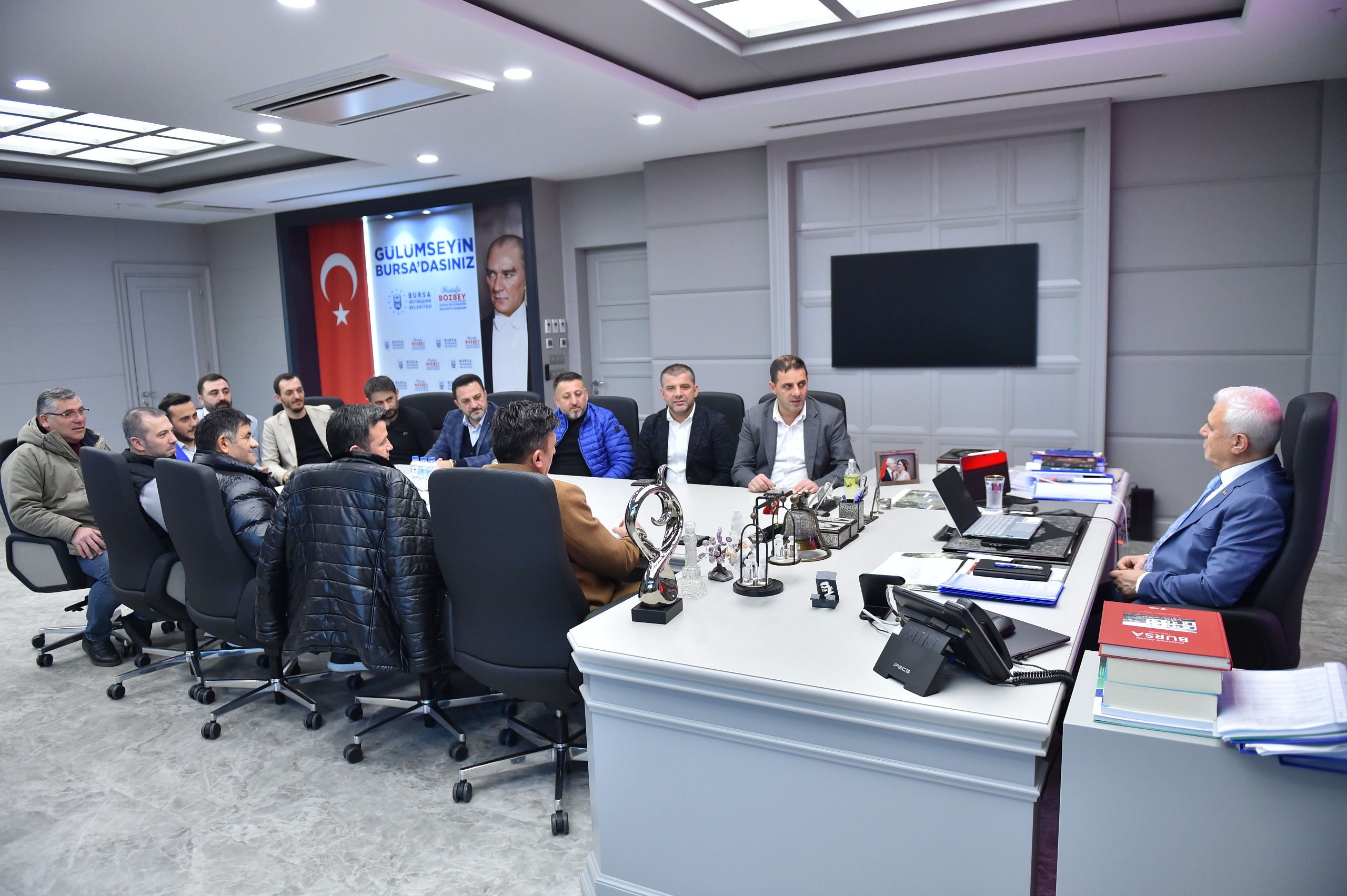 Sultan Su İnegölspor’dan Büyükşehir Belediye Başkanı Mustafa Bozbey’e Ziyaret (6)