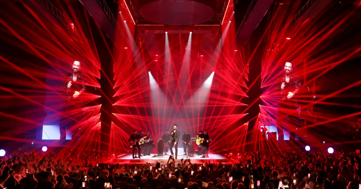 Tarkan Konserinde Yıldızlar Geçidi Sahne Sürprizlerle Doldu (2)