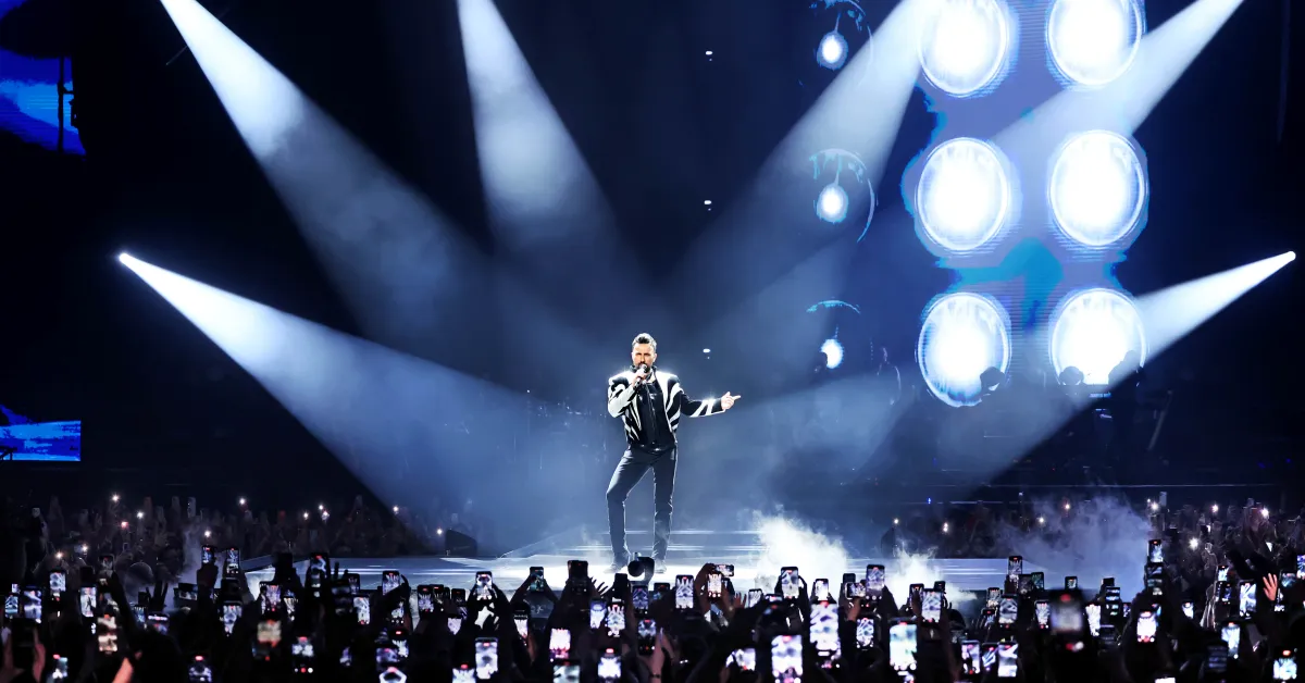 Tarkan Konserinde Yıldızlar Geçidi Sahne Sürprizlerle Doldu (5)