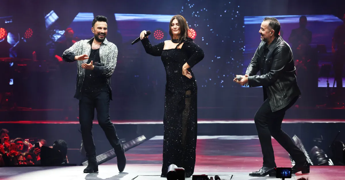 Tarkan Konserinde Yıldızlar Geçidi Sahne Sürprizlerle Doldu (7)