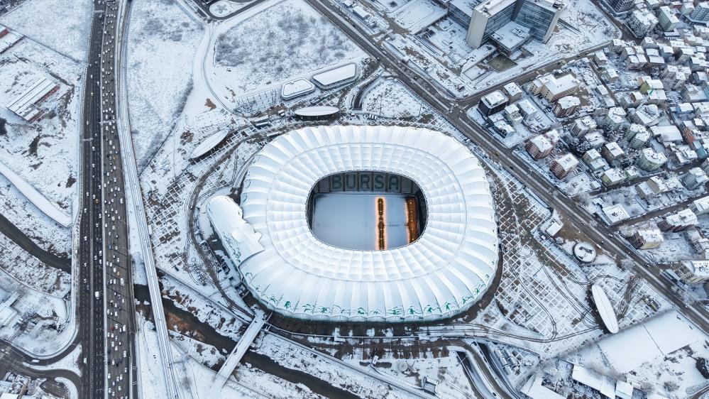 Timsah Arena Stadyumu Karla Kapandı! (5)