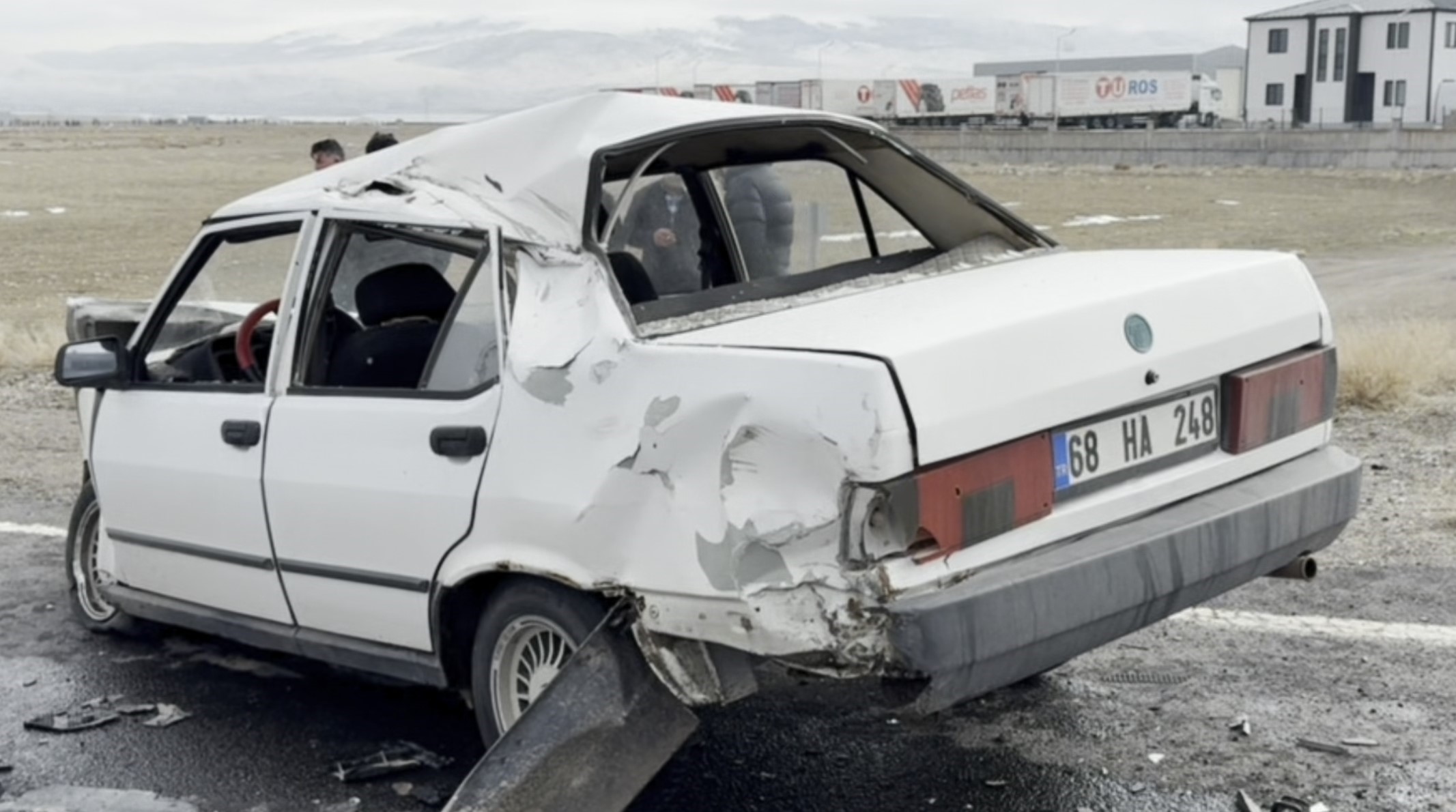 Tır Ile Otomobil Çarpıştı! 2'Si Bebek 5 Yaralı (3)