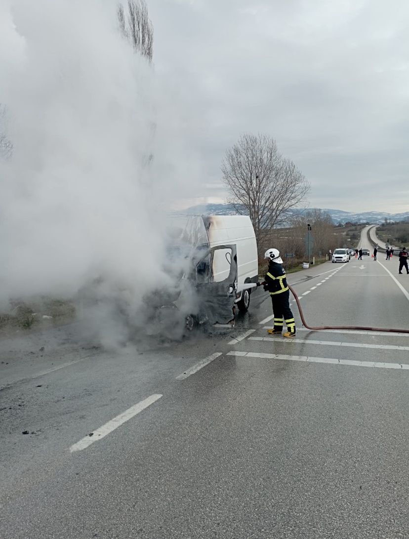 Tokat’ta Alev Alan Panelvan Kullanılamaz Hale Geldi (2)