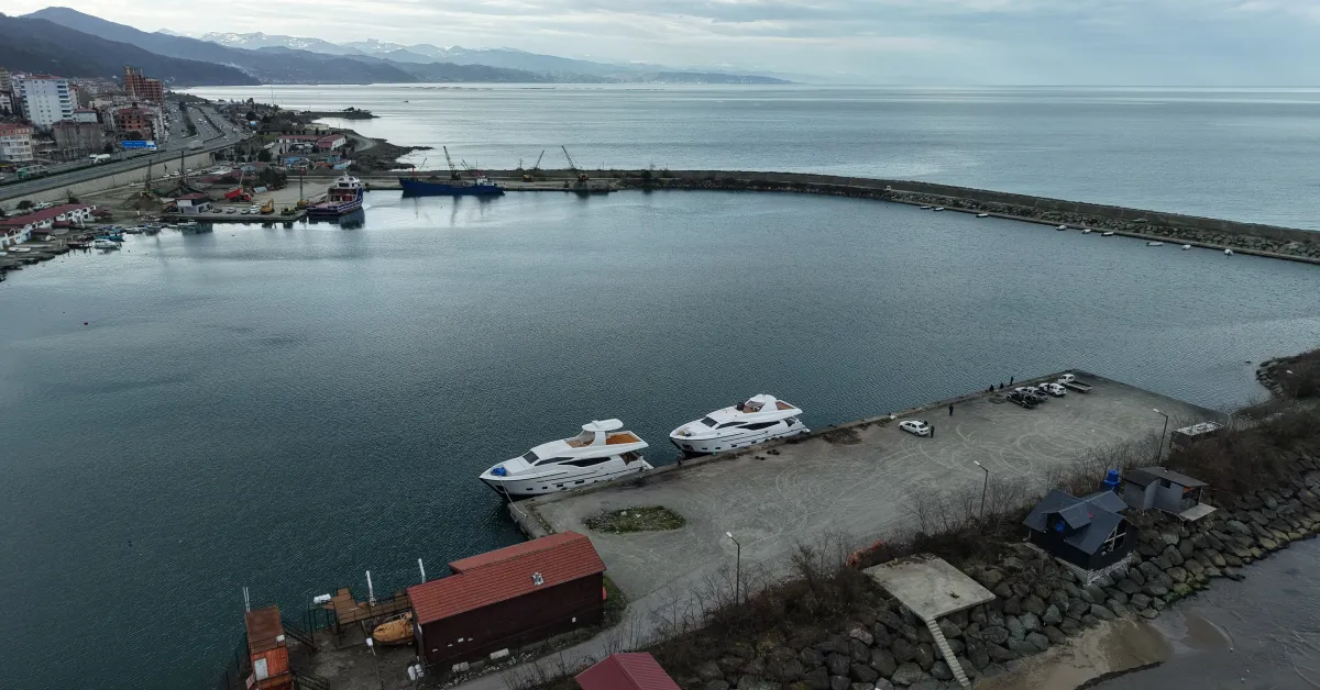 Trabzon'da Üretilen 22 Metrelik Yatlar İstanbul'a Gönderildi (2)