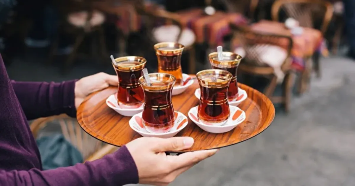 Türkiye’nin En Çok Çay İçen Şehri Şaşırttı! Karadeniz Değil, Zirve Başka Bir Kentin