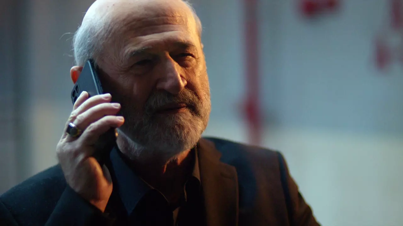 Uzak Şehir Dizisinde Ecmel Albora Öldü Mü, Müfit Kayacan Diziden Ayrılıyor Mu Sosyal Medyada Gündem Olan Iddialarla Ilgili Resmî Açıklama Bulunmuyor. D (2)