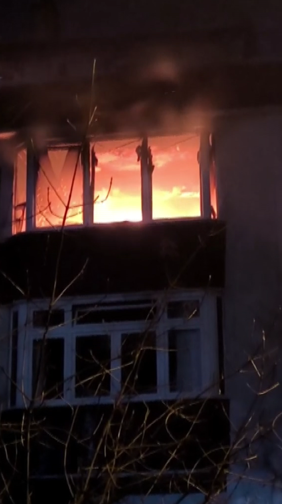 Yalova'da Çatı Katında Mangal Keyfi Yangınla Bitti (1)