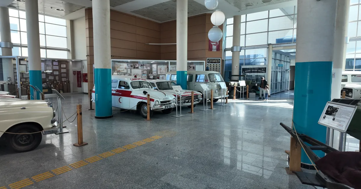 Ambulans Müzesi Kaldırılmalı Mı Bu Sefer İnegöllülere Sorduk! (2)