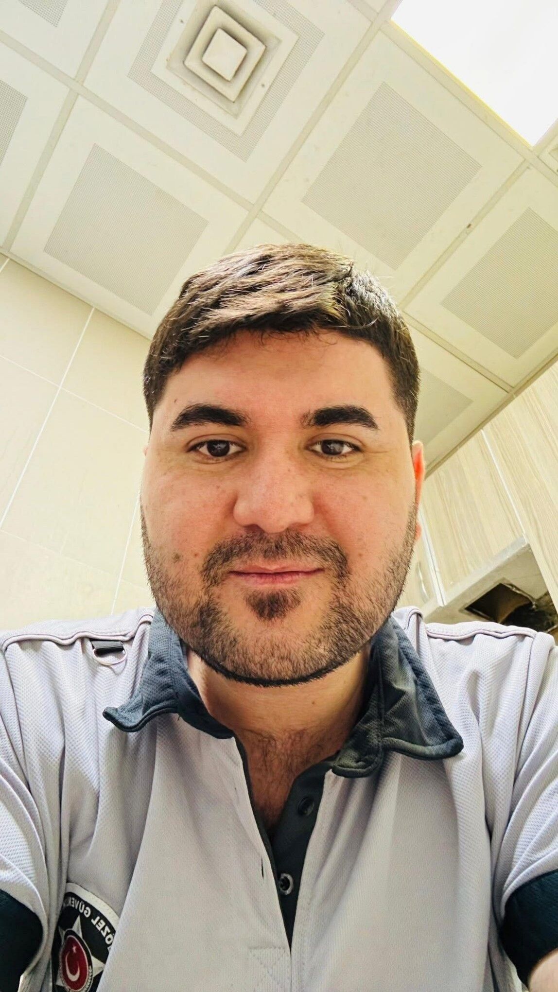 Antalya'da Dalgaların Zaman Zaman 5 Metre Yüksekliği Bulduğu Fırtınalı Havada Konyaaltı Sahili'nde Denize Giren Ve Boğulma Tehlikesi Geçiren Genç Güvenlik Görevlisi, Tedavi Gördüğü Hastanede 7 Gün Sonra Hayatını Kaybetti (1)