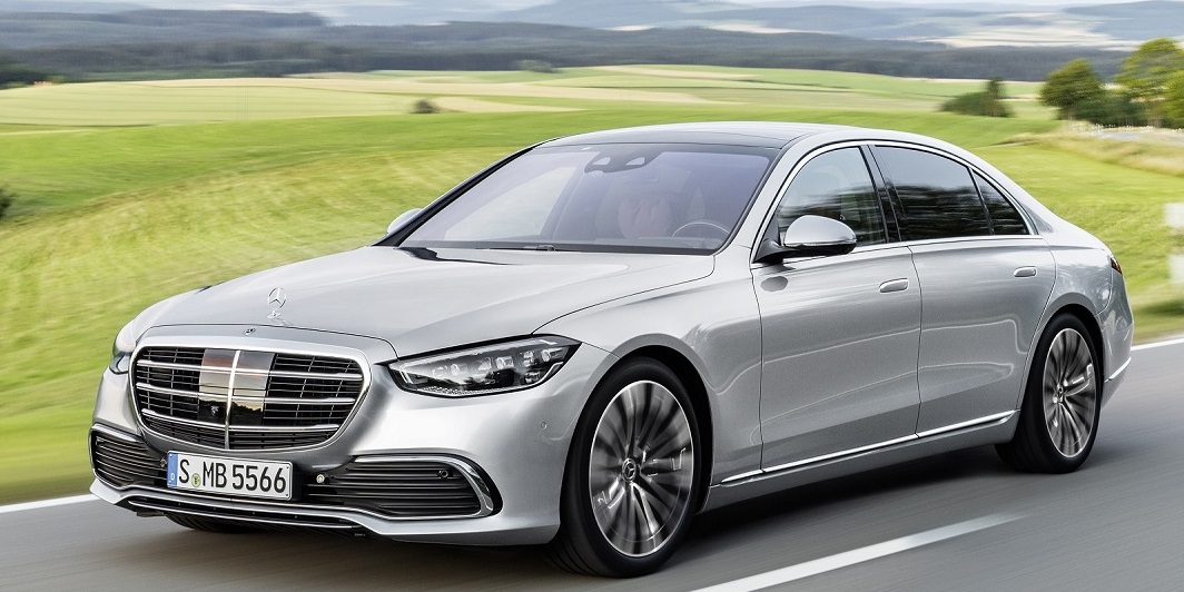 Bu Farlar Geceyi Bitiriyor Mu Yeni Mercedes S Serisi 605 Metreyi Gündüz Gibi Aydınlatıyor! (2)