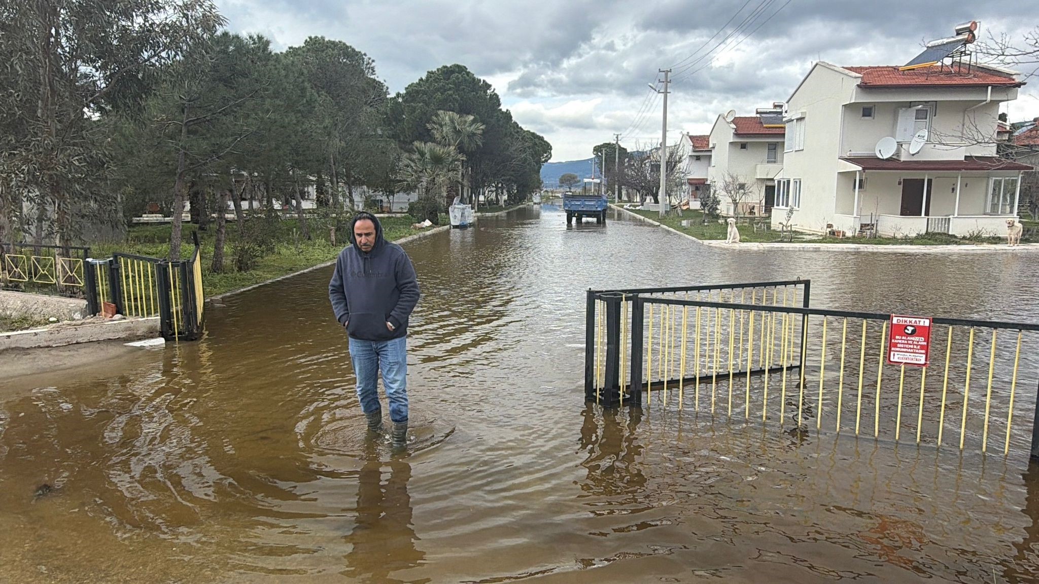 Burası Venedik Değil Burhaniye (1)