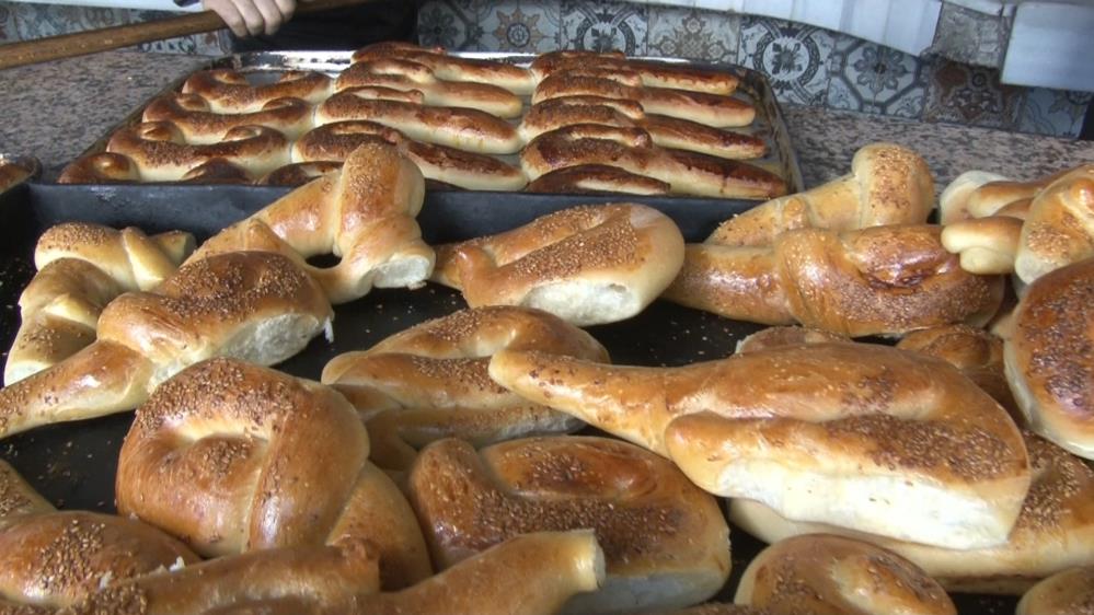 Bursa'da 93 Yıllık Gelenek Bu Ramazan Da Devam Etti! Çocuklar Sıra Oluyor (3)