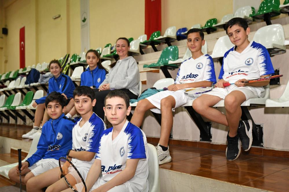 Bursa'da Badminton Heyecanı Zirveye Taştı! (1)