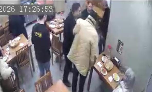 Bursa'da Boğazına Lokma Kaçan Vatandaşı Komiser Kurtardı! (2)