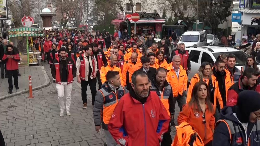 Bursa’da Deprem Şehitleri Için Sessiz Yürüyüş Yapıldı! (2)