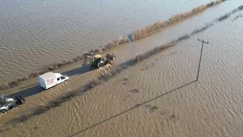 Bursa'da Dere Taştı! Yol Sular Altında Kaldı (3)