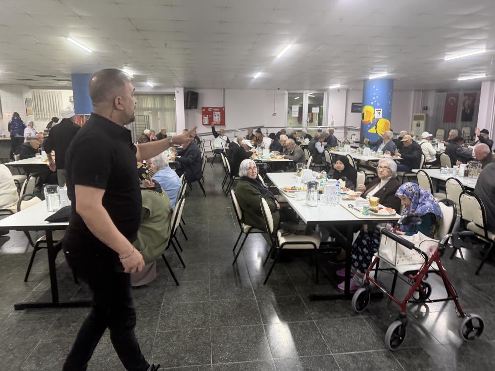 Bursa’da Duygulandıran Iftar! (1)