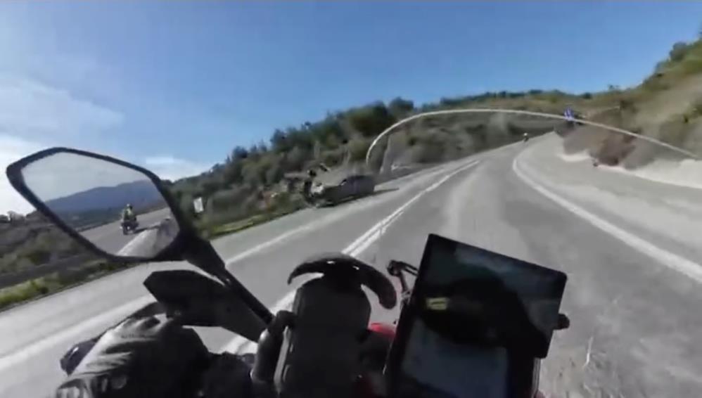 Bursa'da Hatalı Sollama Yapan Motosiklet Sürücüsü Hayatını Kaybetti! (2)