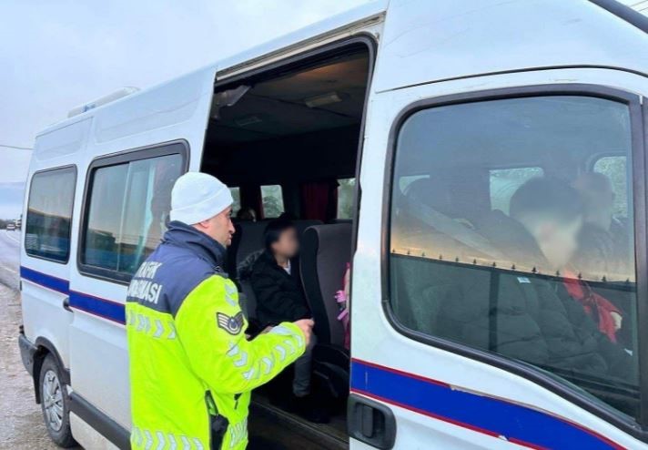 Bursa'da Jandarmadan Öğrencilere Trafik Güvenliği Denetimi! (2)