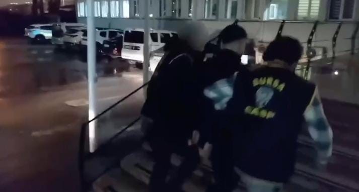 Bursa’da Kuyumcuya Silahlı Yağma Girişiminin Şüphelisi Yakalandı! (1)